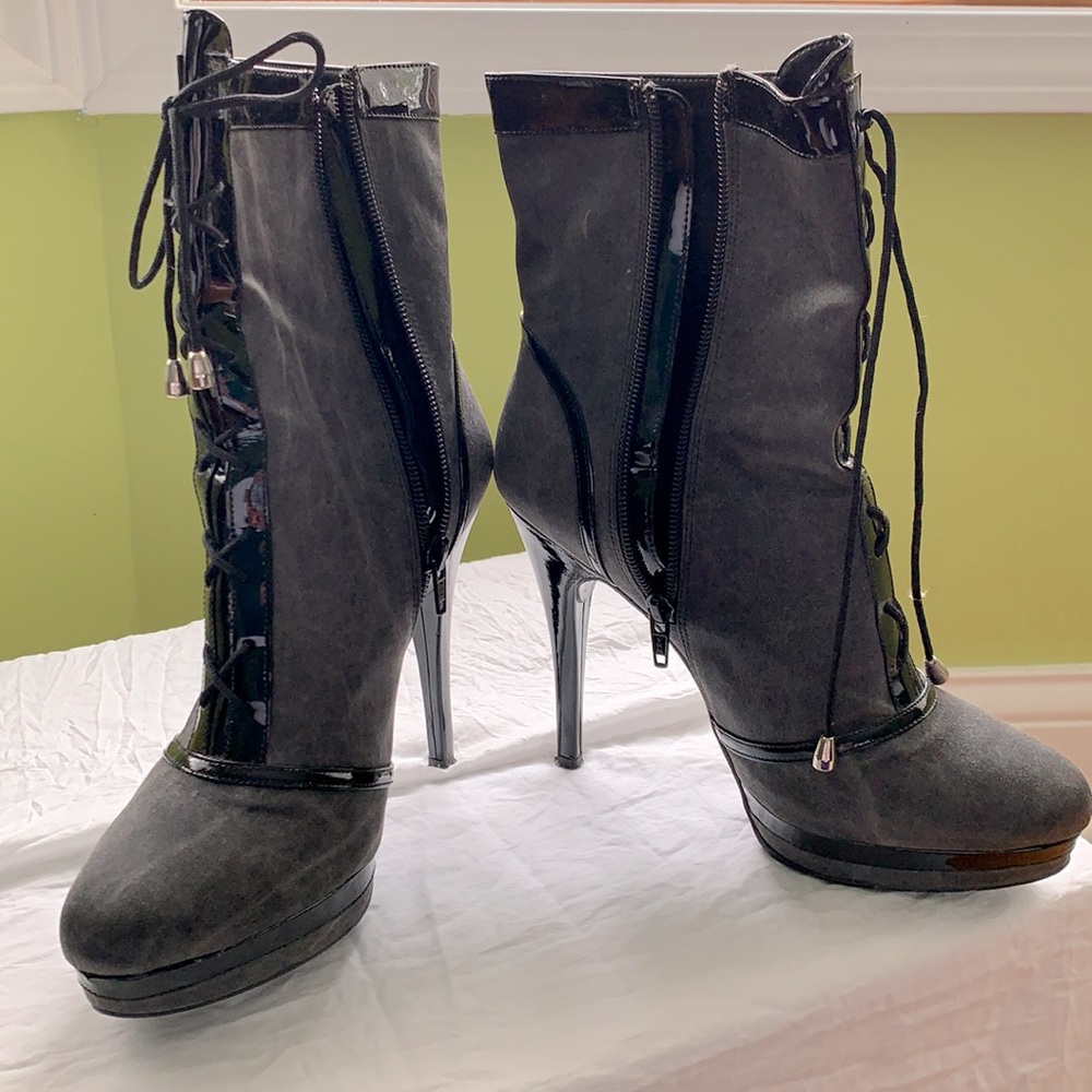 Heeled boots